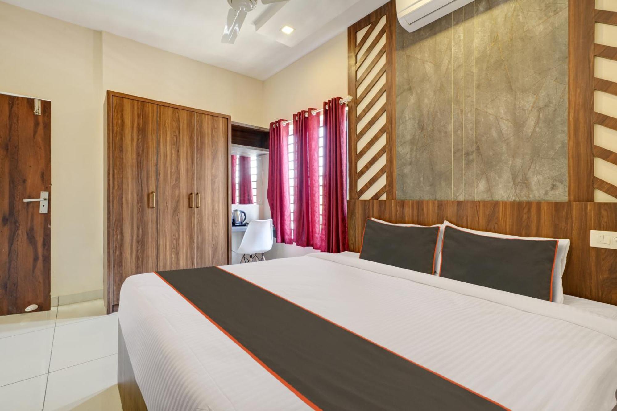 Gypsy Hotel Cusat Kochi Exteriér fotografie