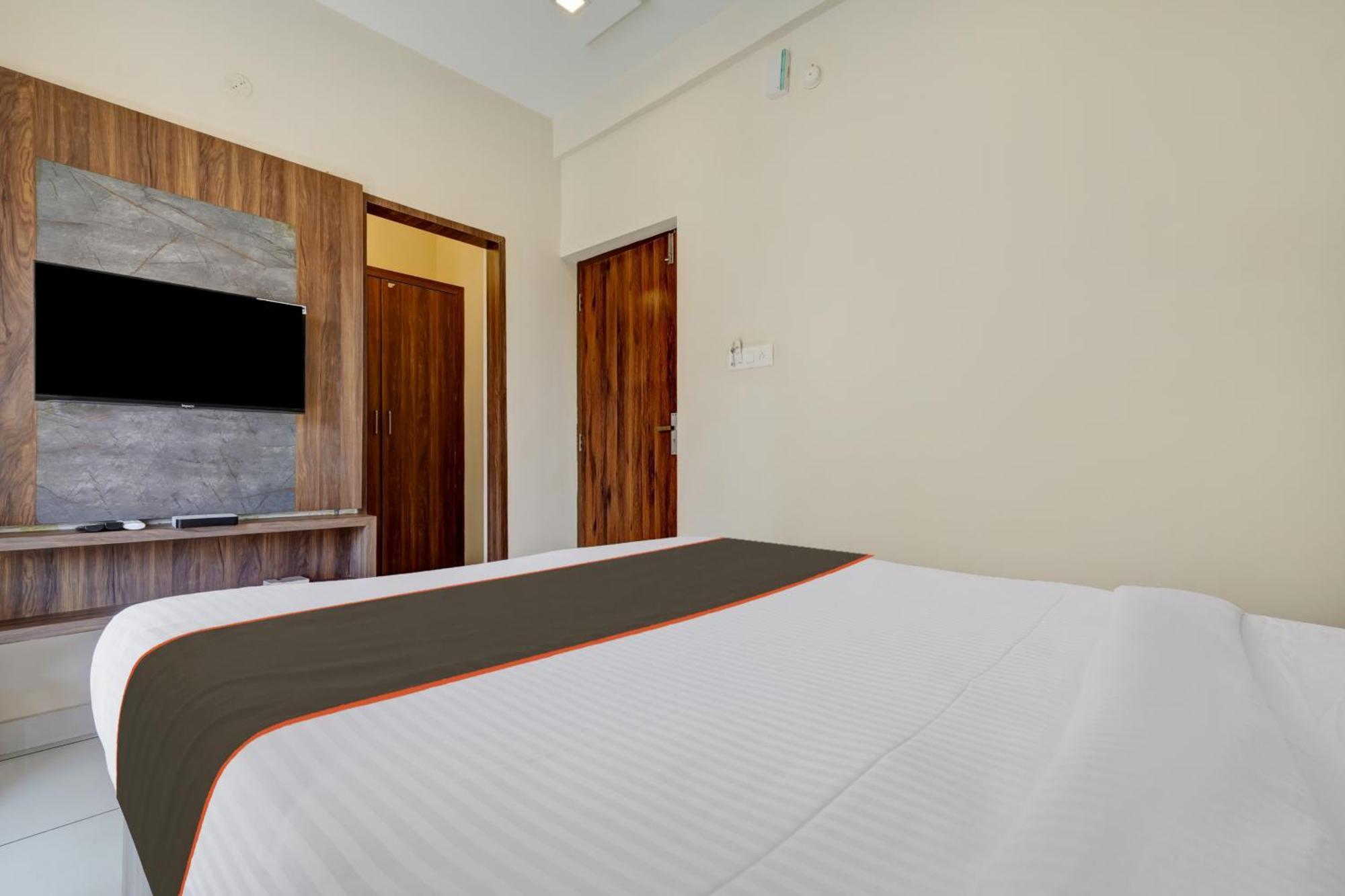 Gypsy Hotel Cusat Kochi Exteriér fotografie