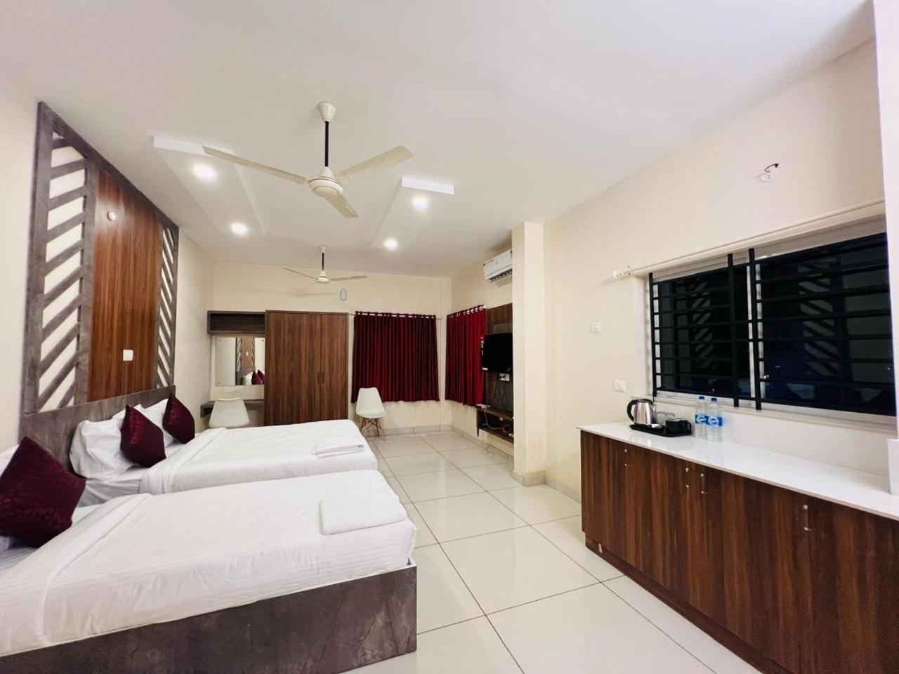 Gypsy Hotel Cusat Kochi Exteriér fotografie
