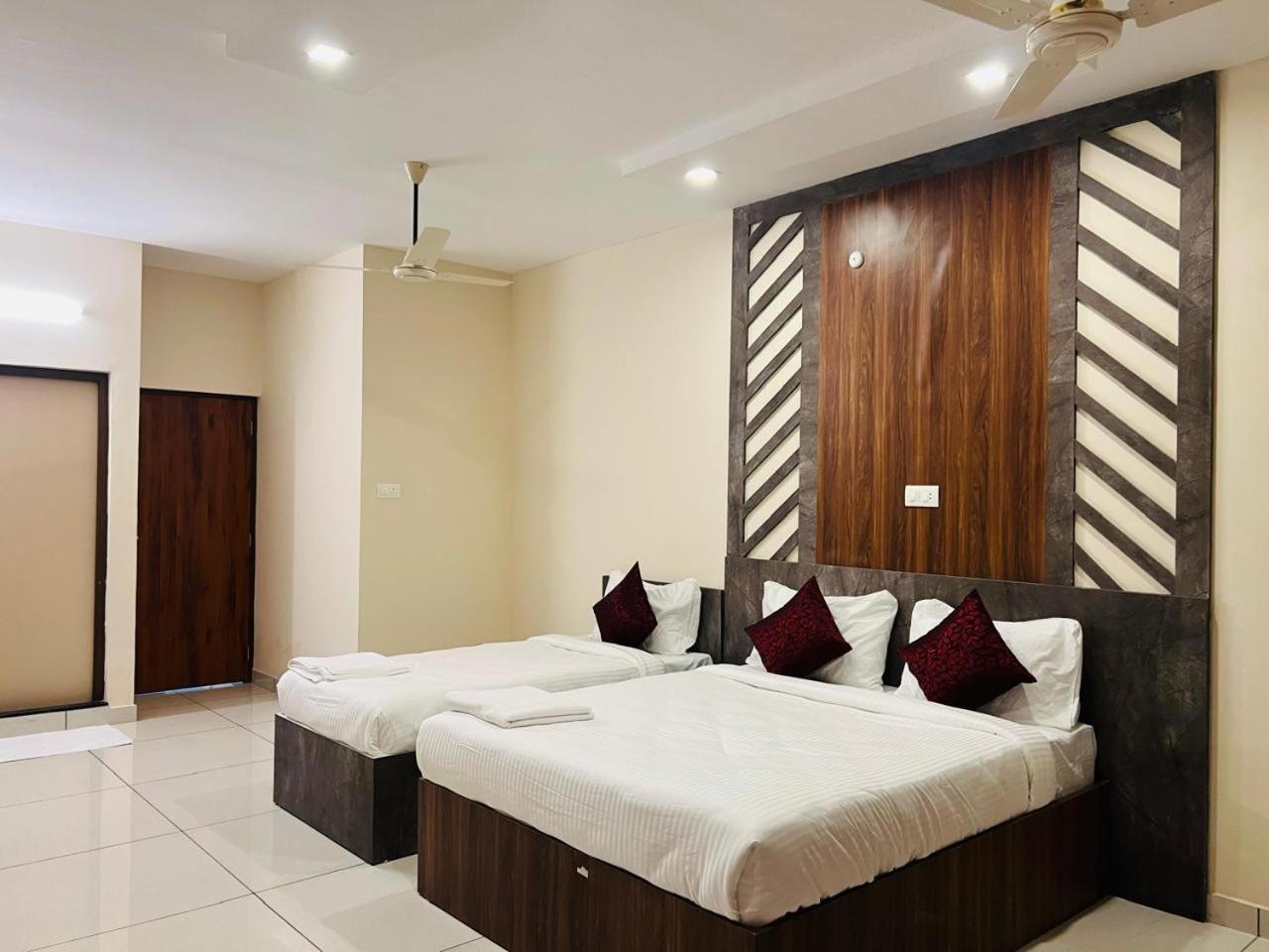 Gypsy Hotel Cusat Kochi Exteriér fotografie