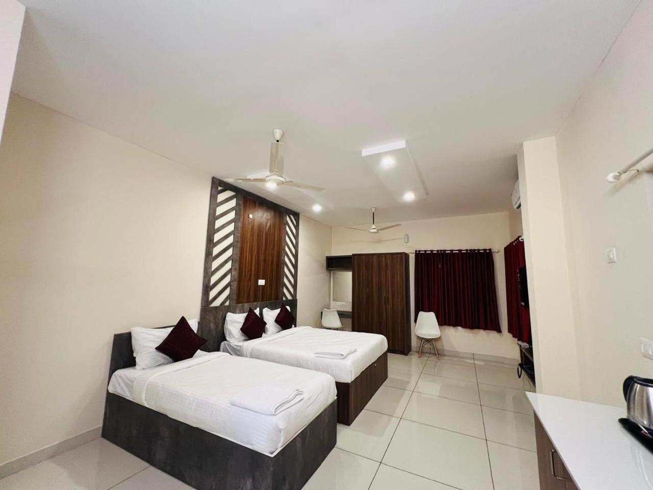 Gypsy Hotel Cusat Kochi Exteriér fotografie